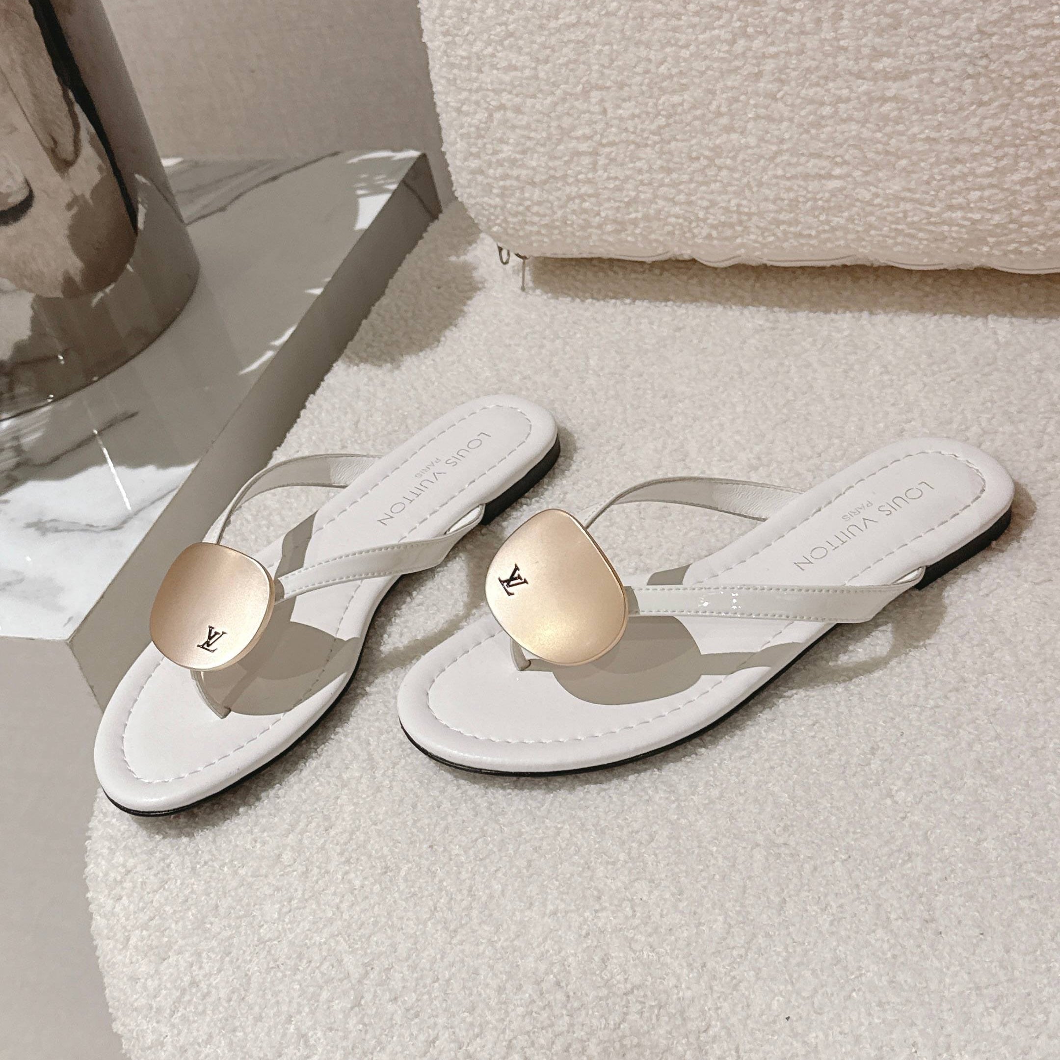 LV Sunkiss Mules White Sheepskin 840386