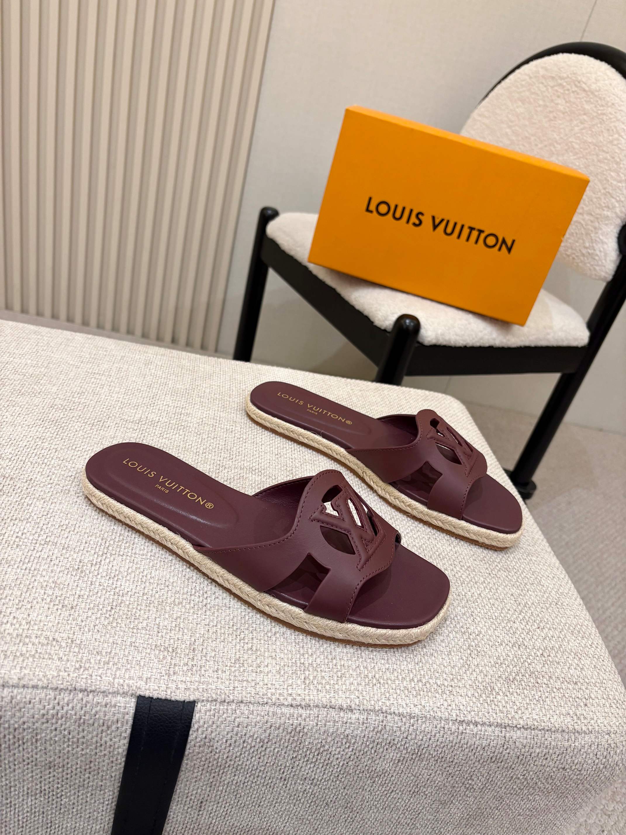 LV Isola Flat Mule Espadrille Burugndy Cowhide 847118