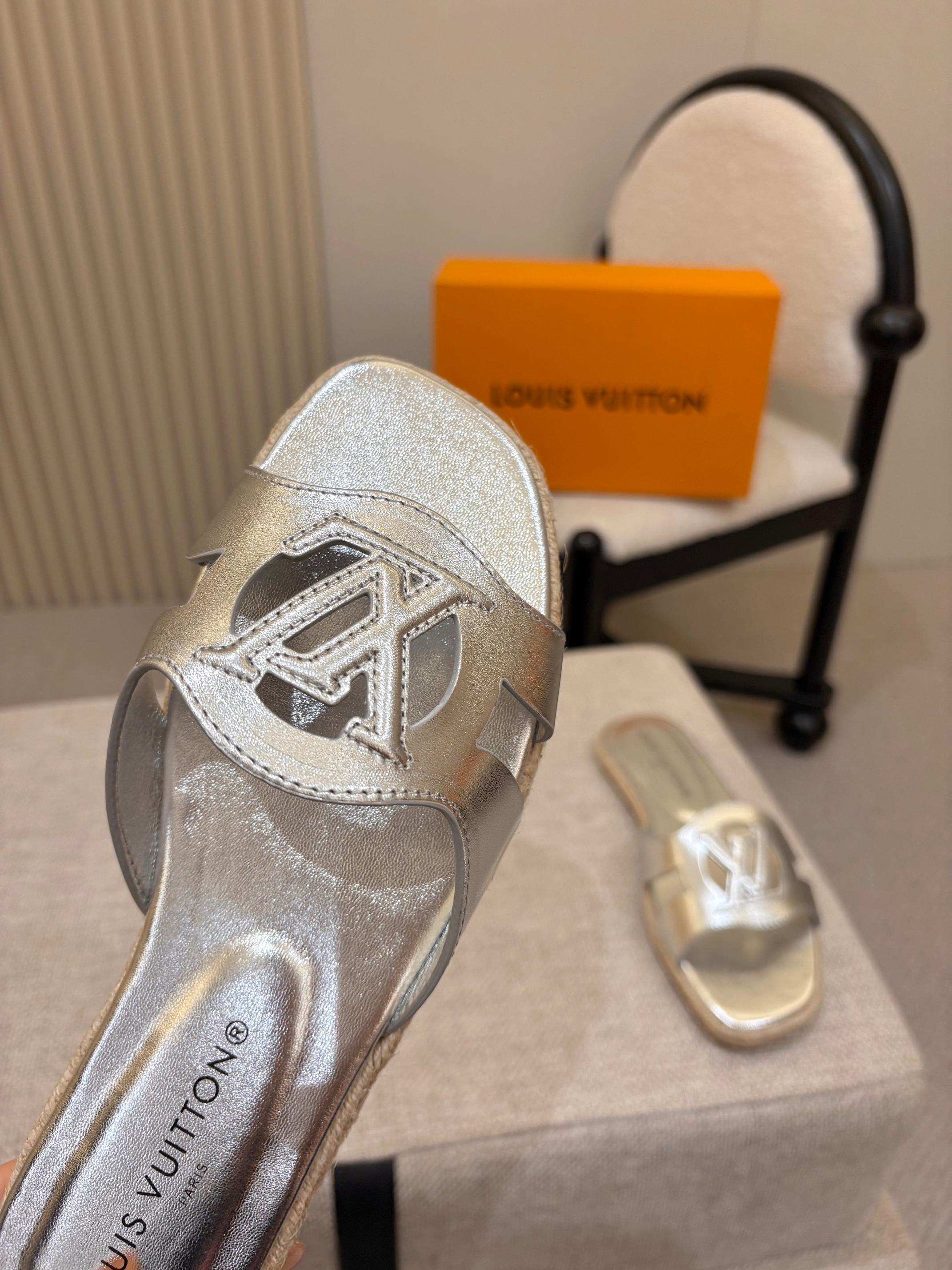 LV Isola Flat Mule Espadrille Sliver Cowhide 847120