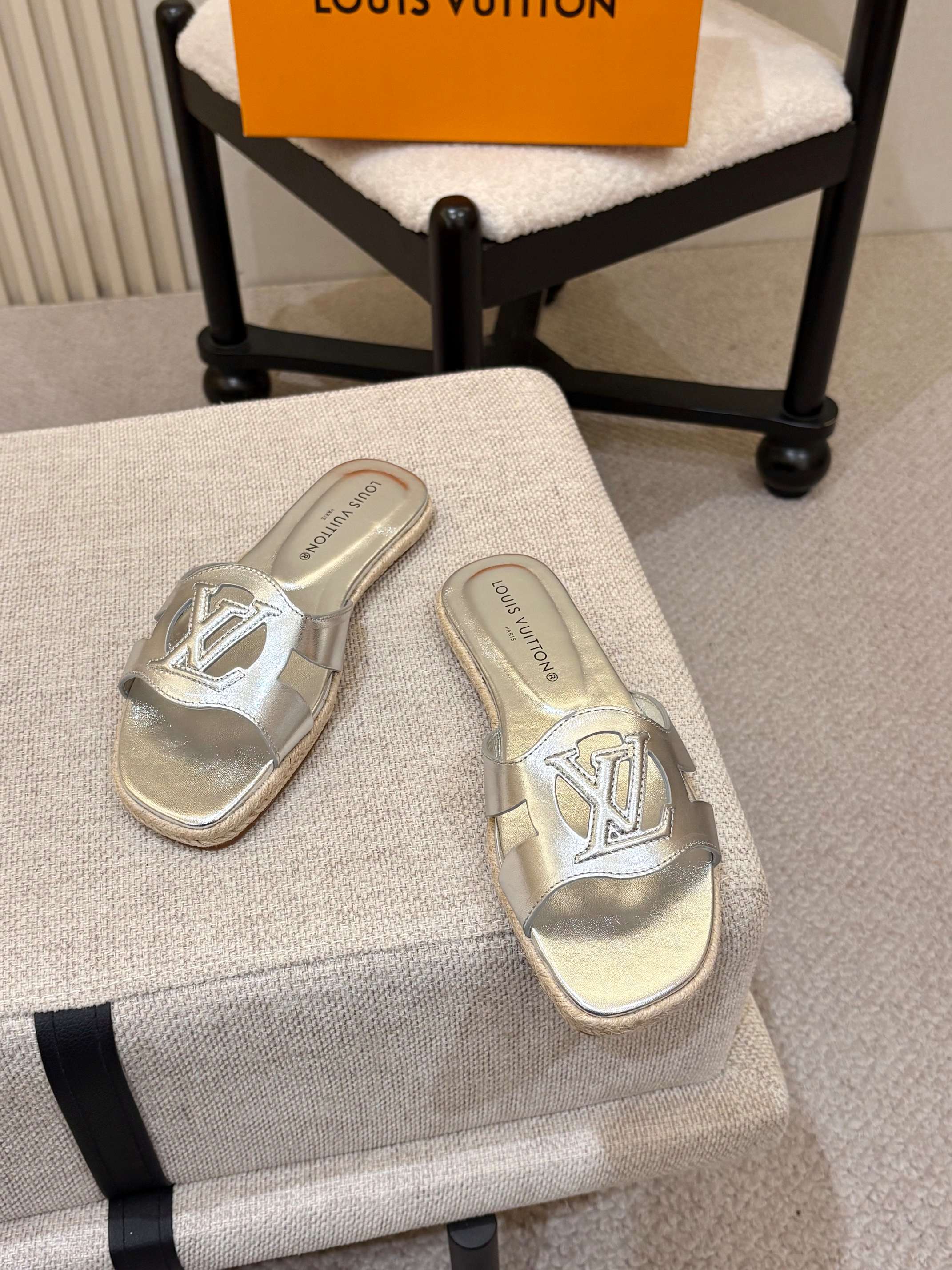 LV Isola Flat Mule Espadrille Sliver Cowhide 847120