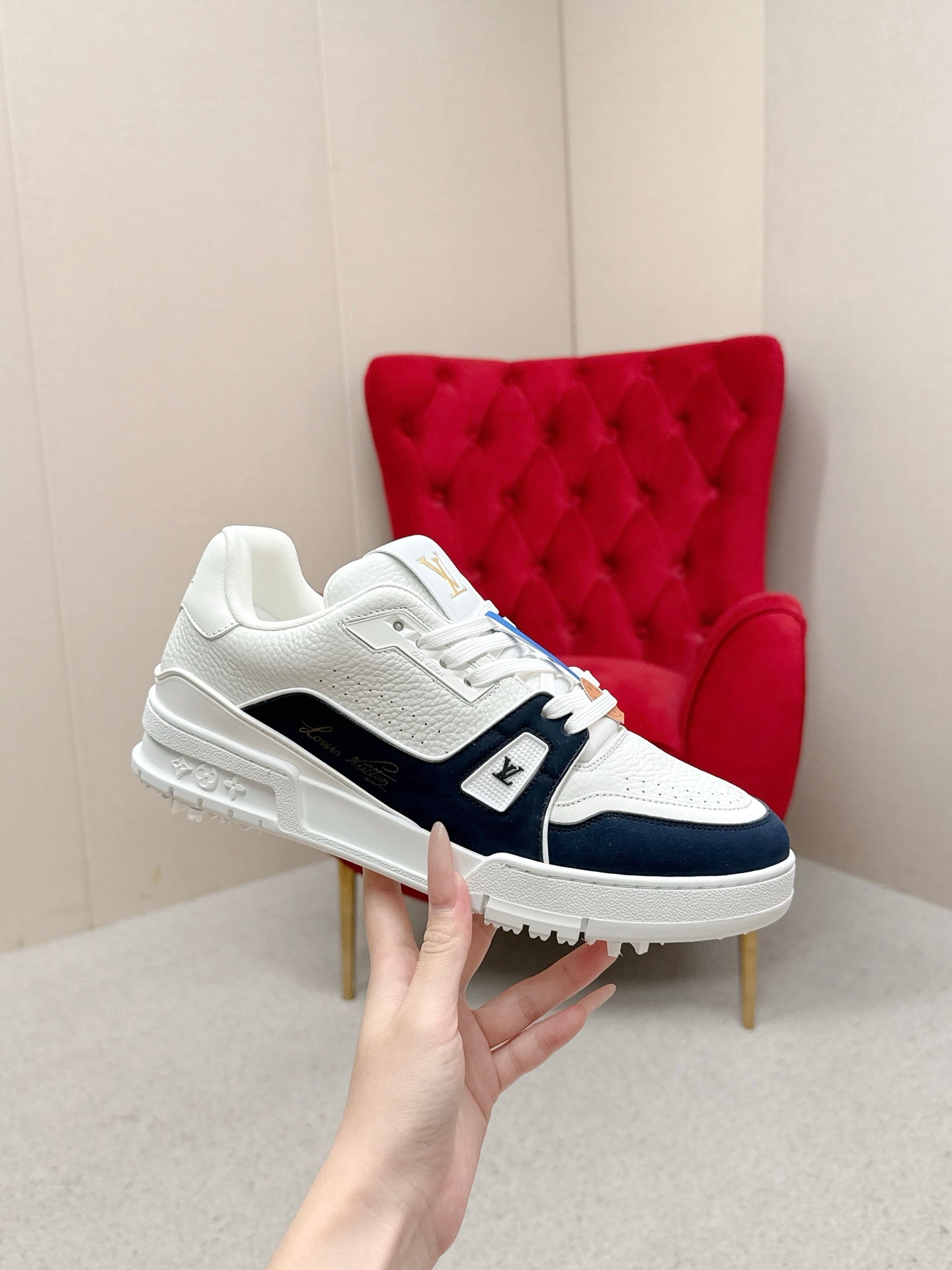 LV Trainer Sneaker White Black Cowhide 859360