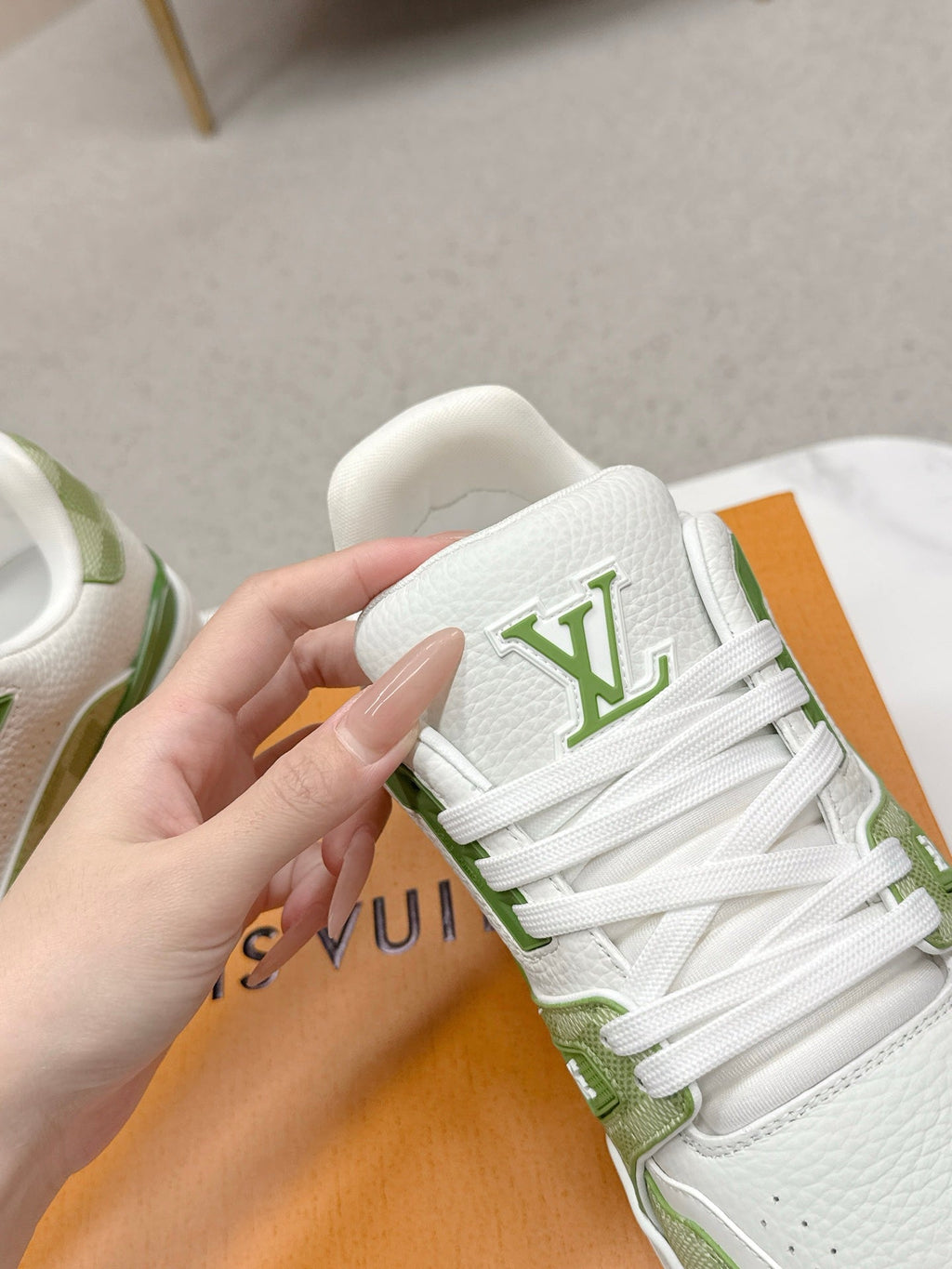 LVxTyler Trainer Green White Cowhide 859361