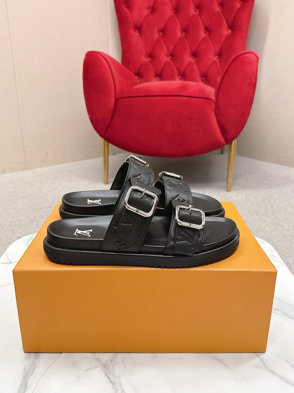 LV Venice Mule Black Grain Cowhide 859350