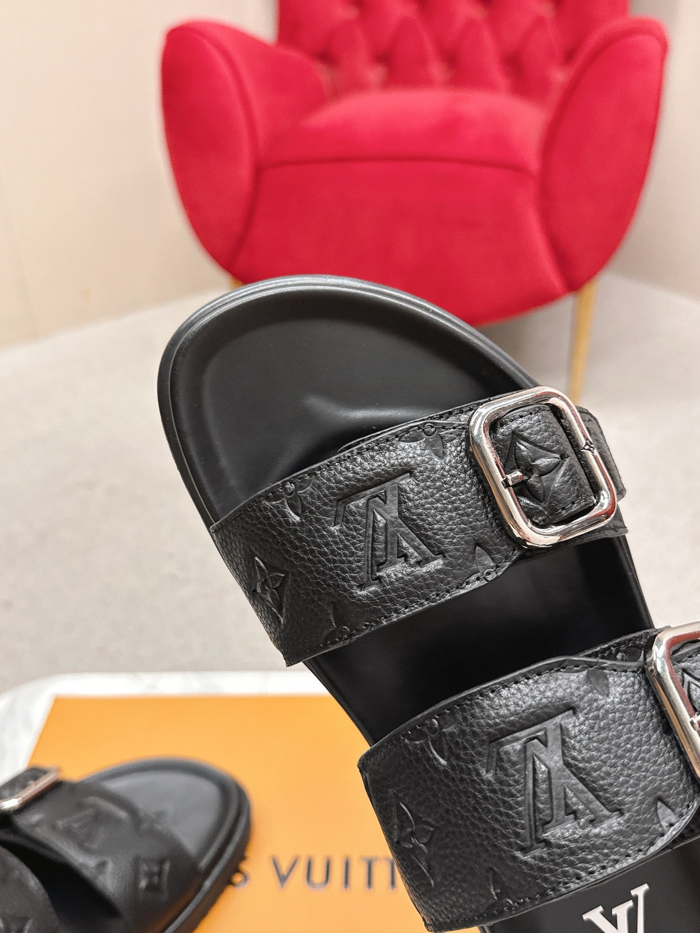 LV Venice Mule Black Grain Cowhide 859350