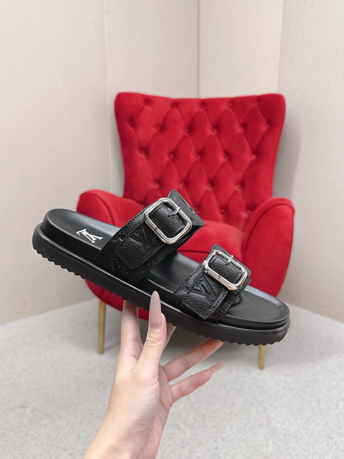 LV Venice Mule Black Grain Cowhide 859350