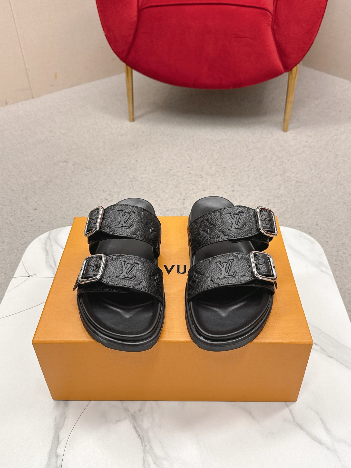 LV Venice Mule Black Grain Cowhide 859350