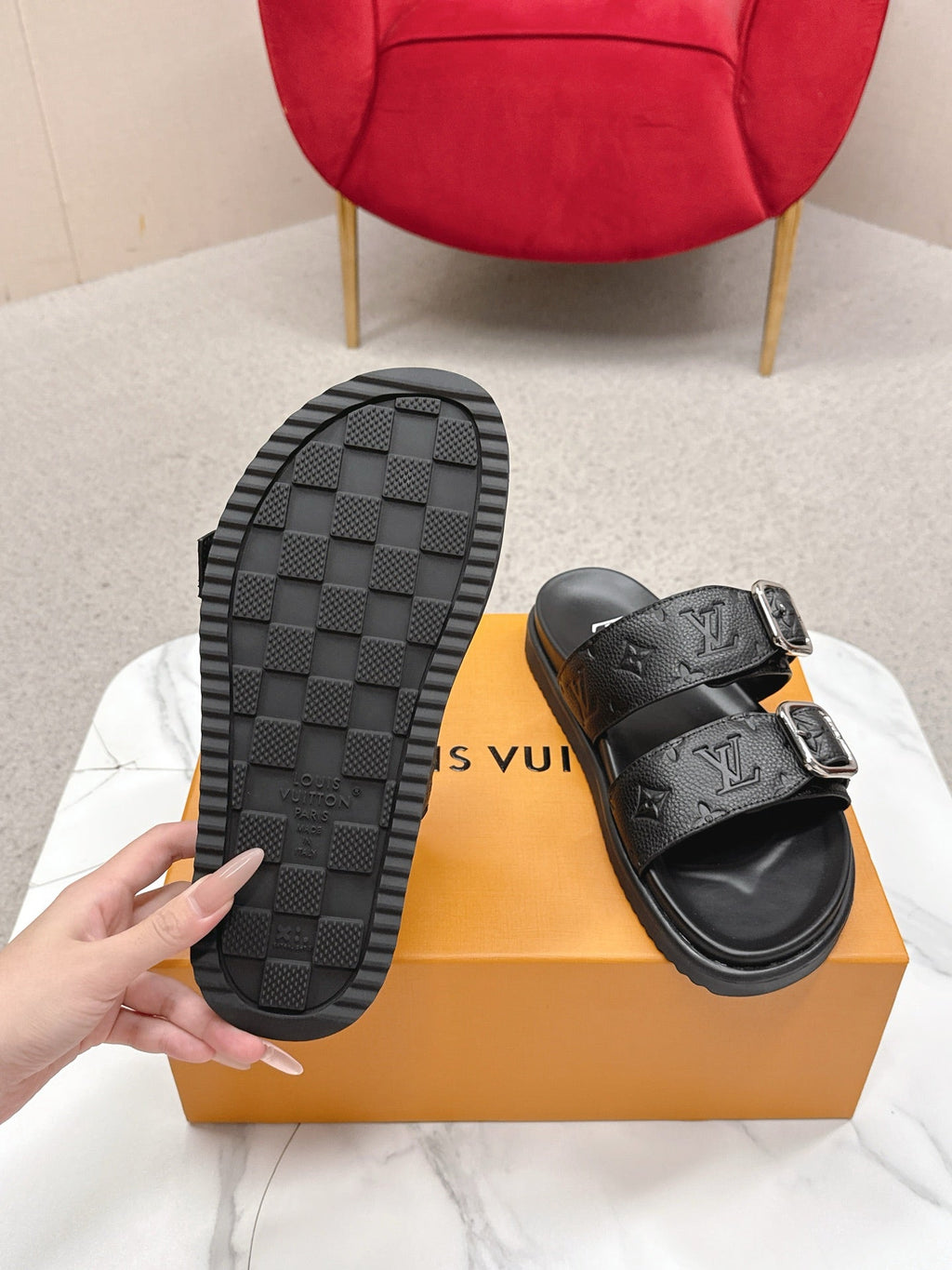 LV Venice Mule Black Grain Cowhide 859350
