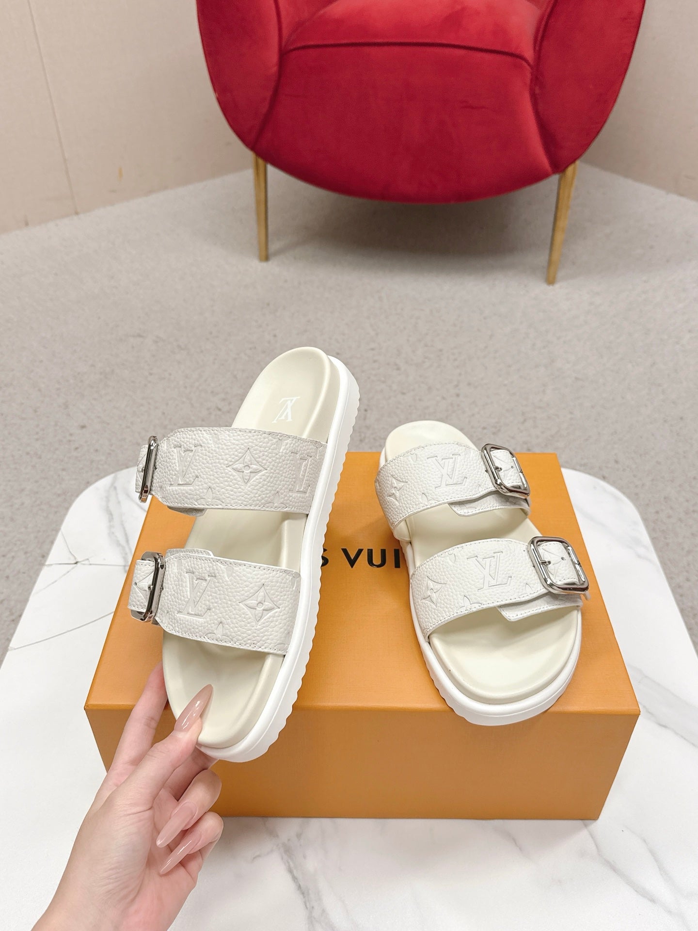 LV Venice Mule White Grain Cowhide 859352