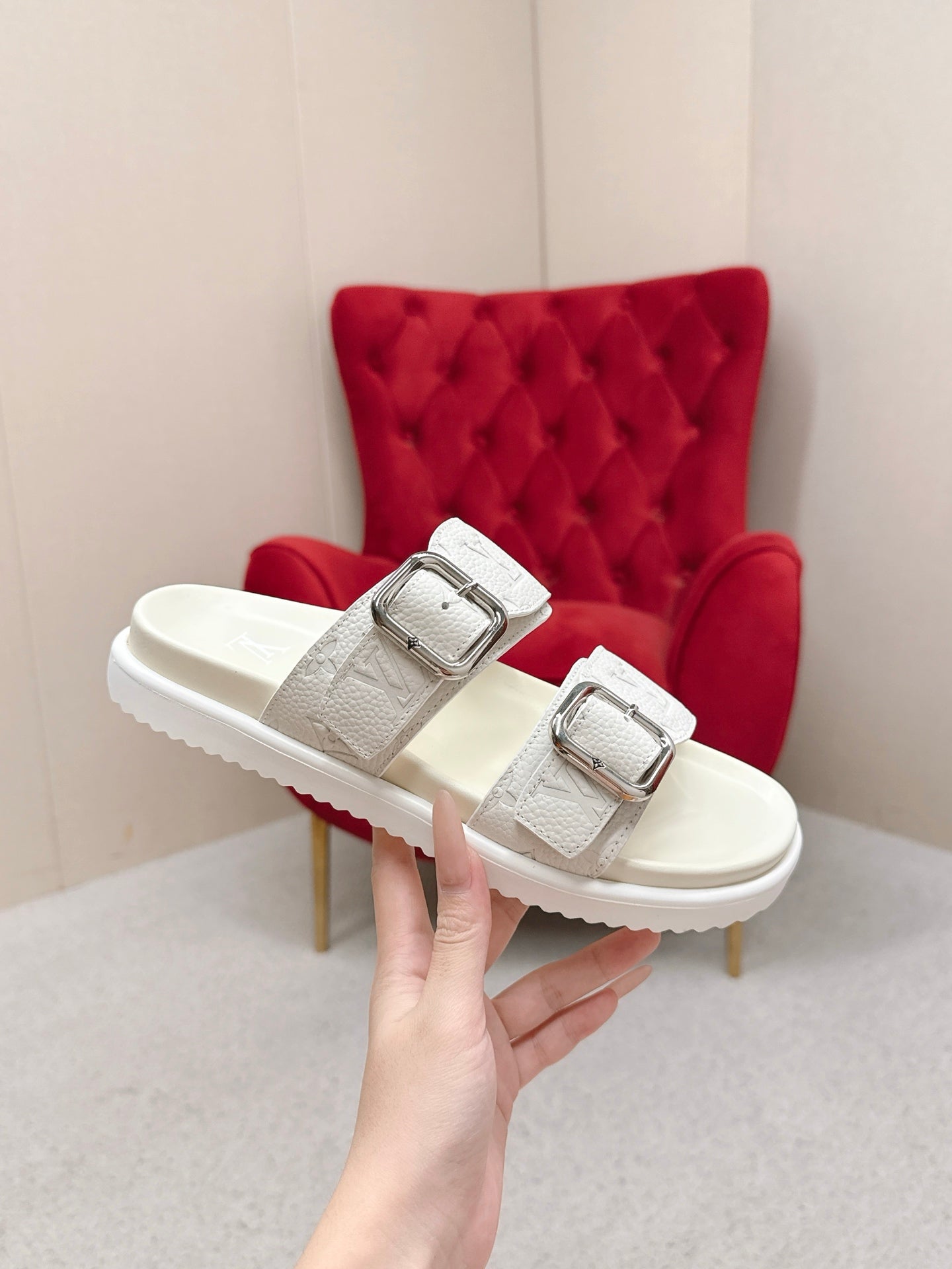 LV Venice Mule White Grain Cowhide 859352