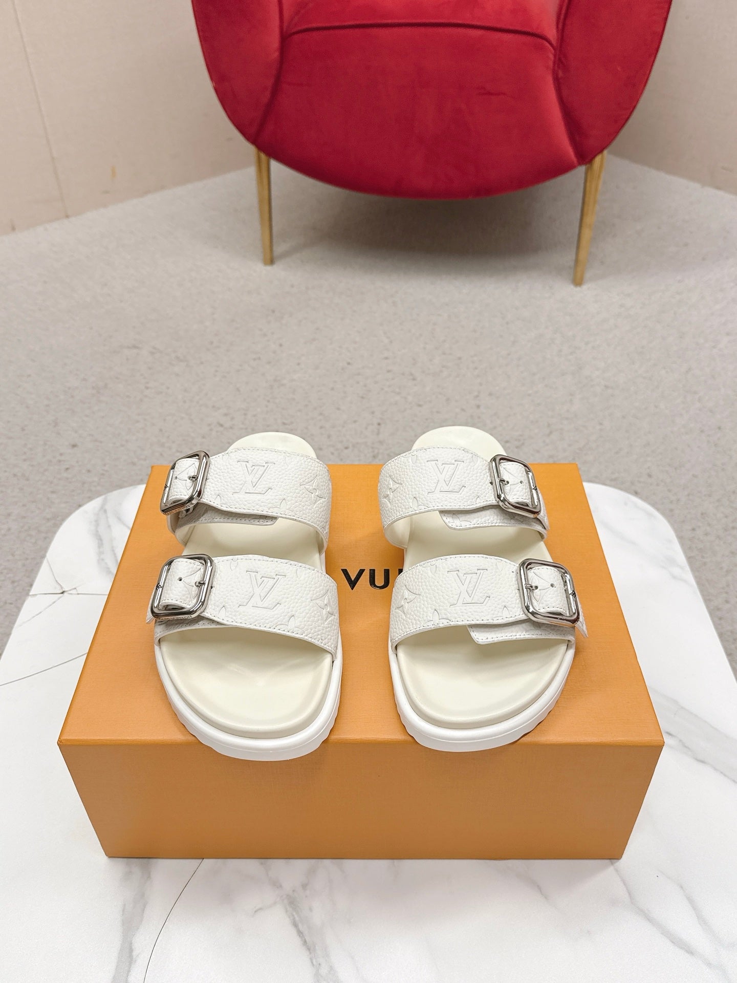 LV Venice Mule White Grain Cowhide 859352