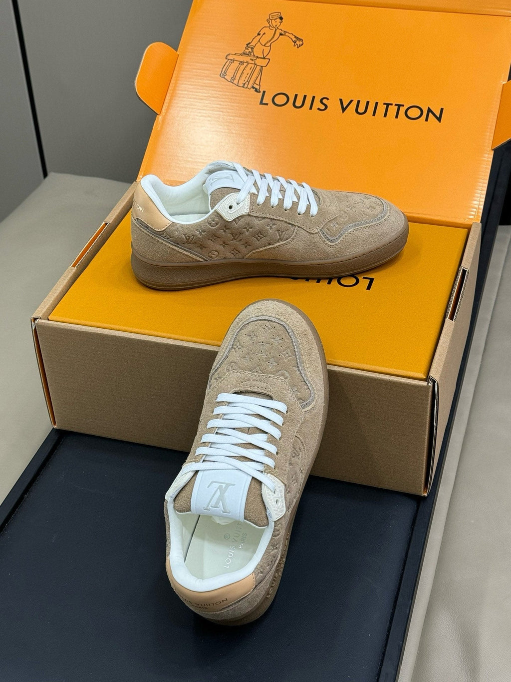 STADIUM SNEAKER IN KHAKI BROWN EMBOSSED MONOGRAM SUEDE