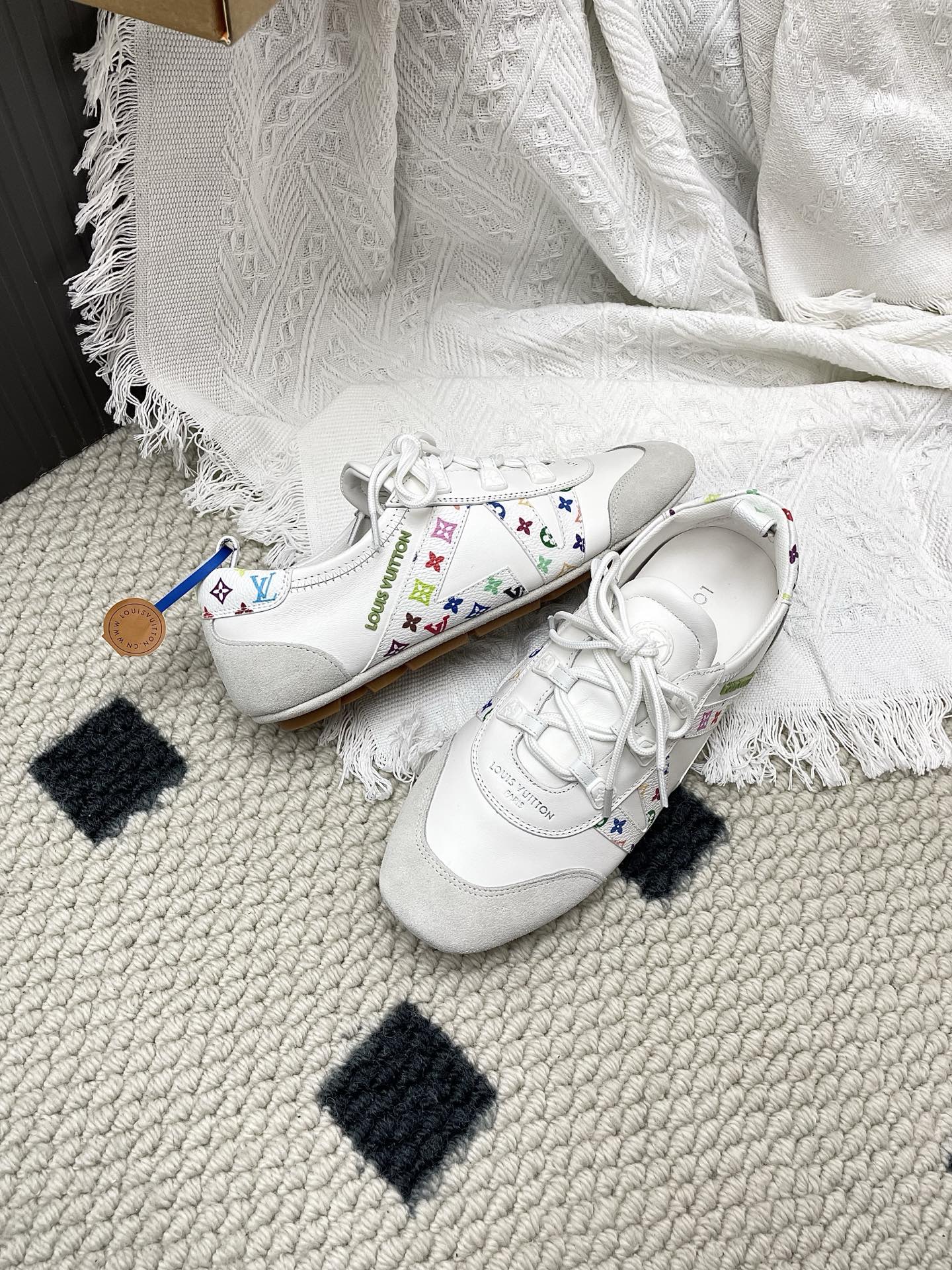 LV x TM Sneakerina White Grey Suede Cowhide 611116