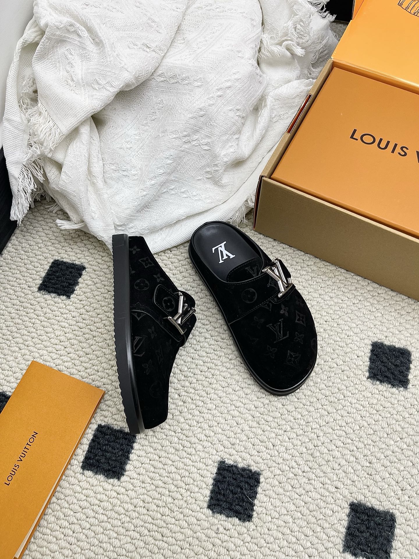 LV Easy Mules Black Suede 845265