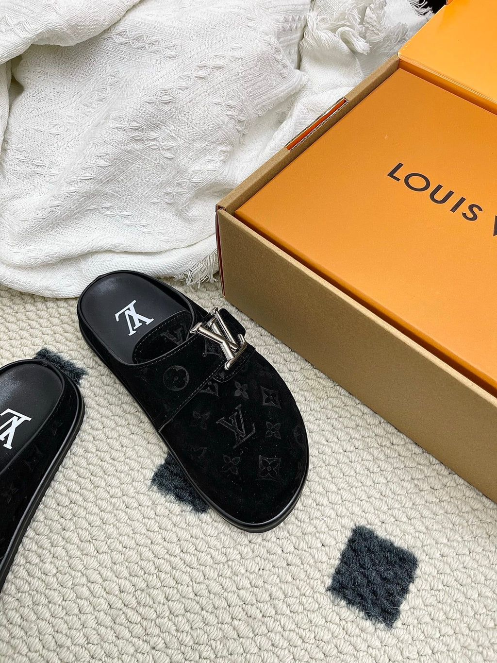 LV Easy Mules Black Suede 845265