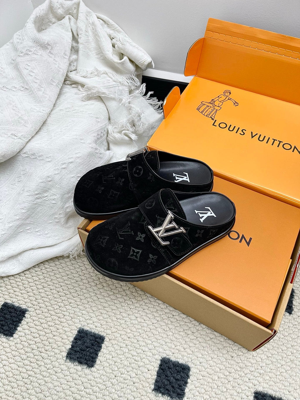 LV Easy Mules Black Suede 845265
