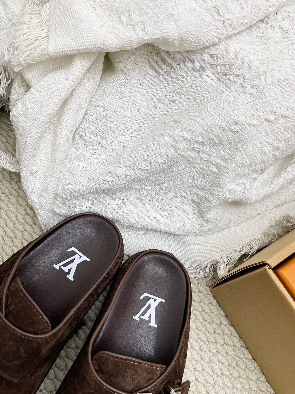 LV Easy Mules Coffee Suede 845271