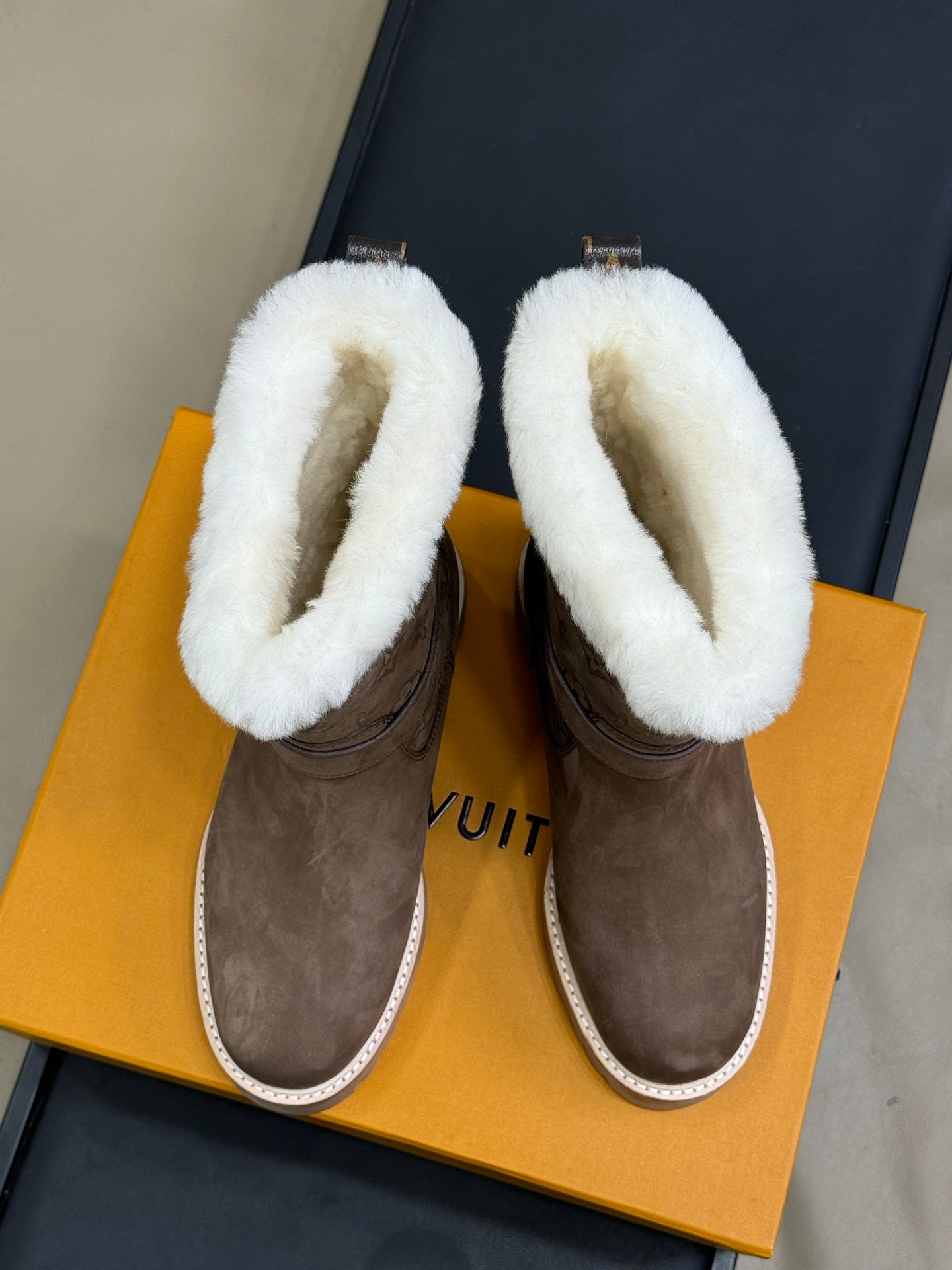LV 25 Shearling Boots Dark Brown Suede 576934