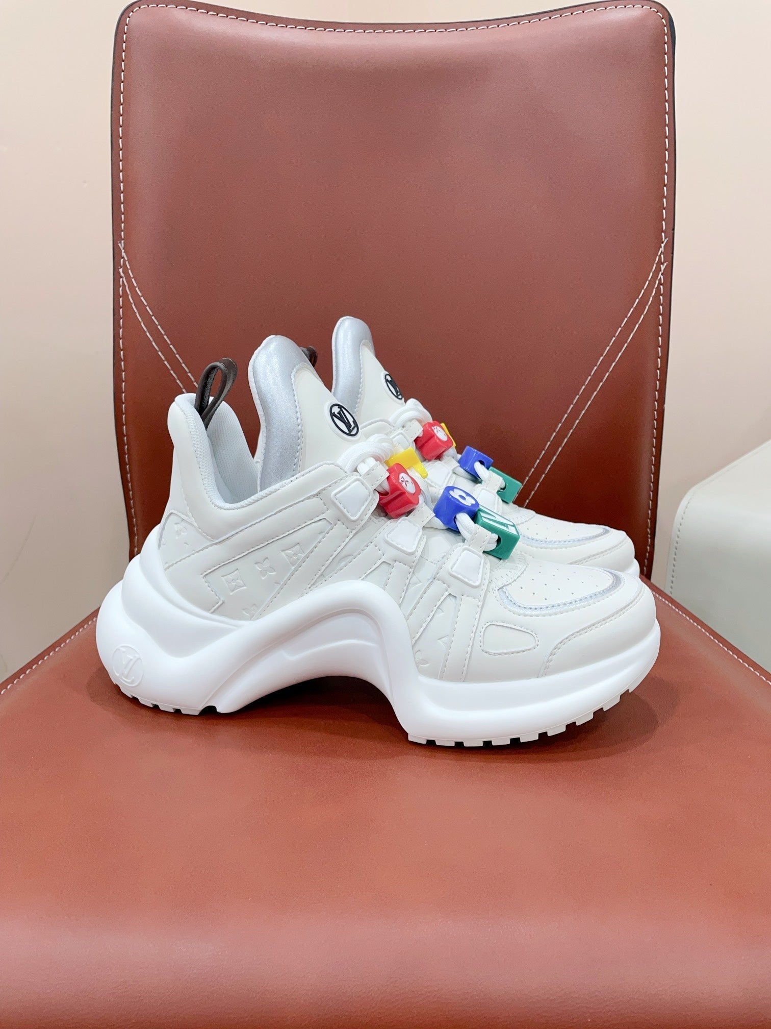 LV Archlight Sports Shoes White With Gray Border Calfskin