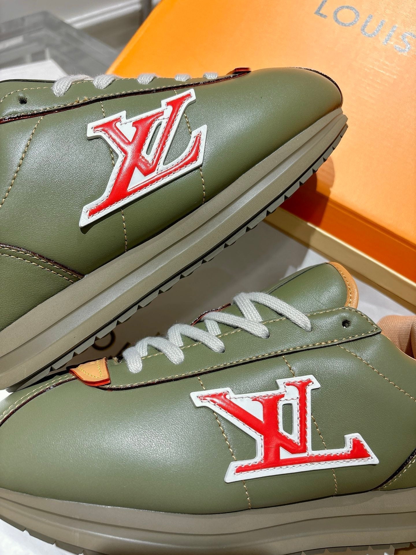 LV BUTTERSOFT Sneaker Olive Green Cowhide 476982