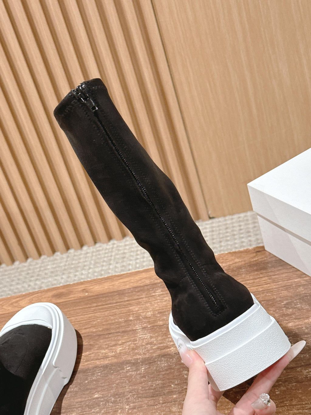 The Row Thick-soled Classic Round Toe Stretch Boots Black White Suede 444176