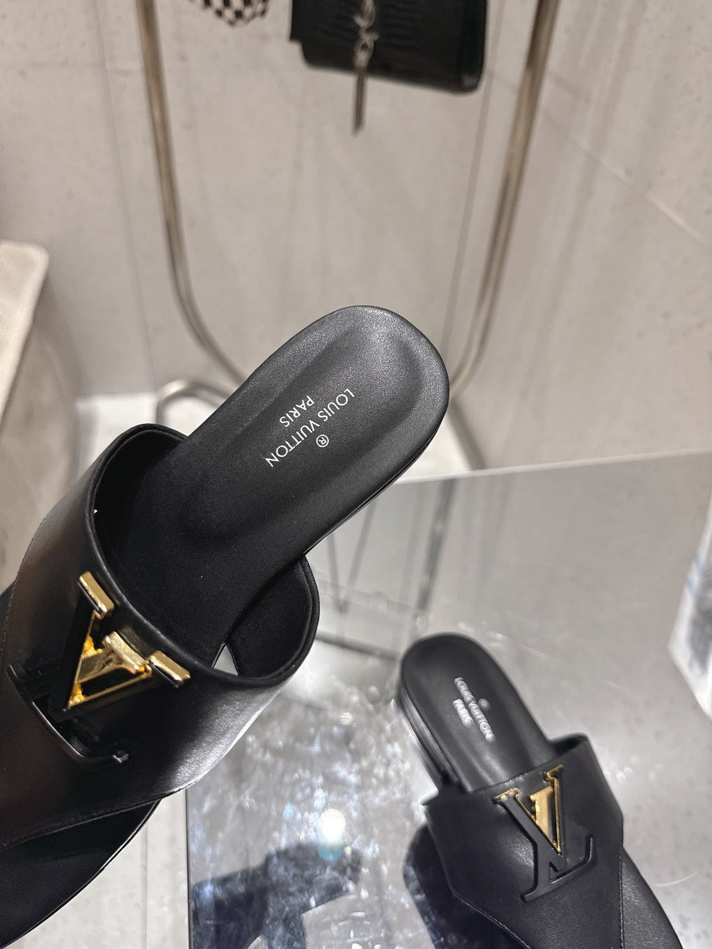 LV Mare Thong Flat Black Sheepskin 849341
