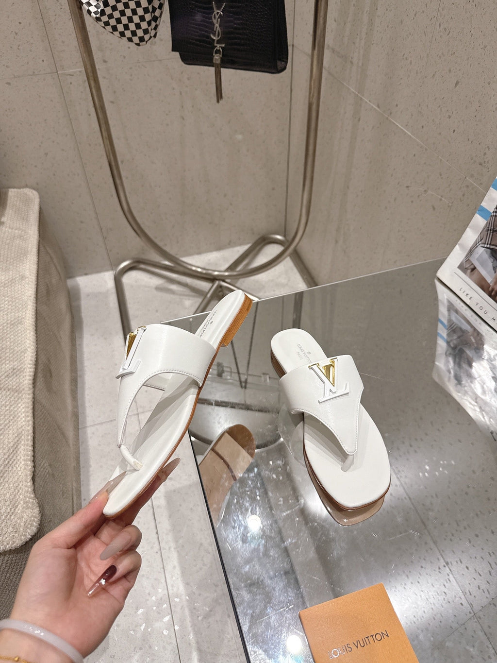 LV Mare Thong Flat White Sheepskin 849343