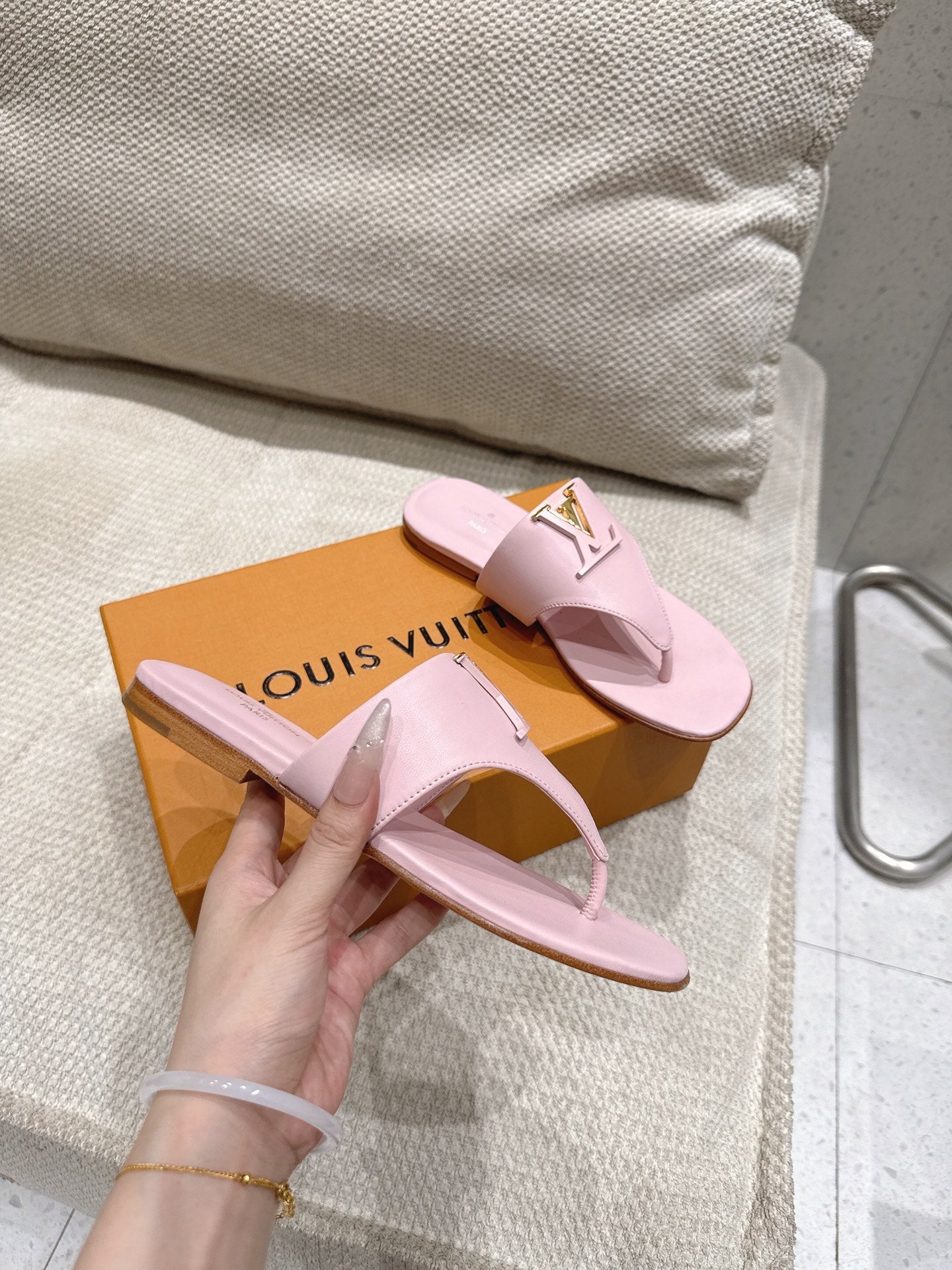 LV Mare Thong Flat Light Pink Sheepskin 849344