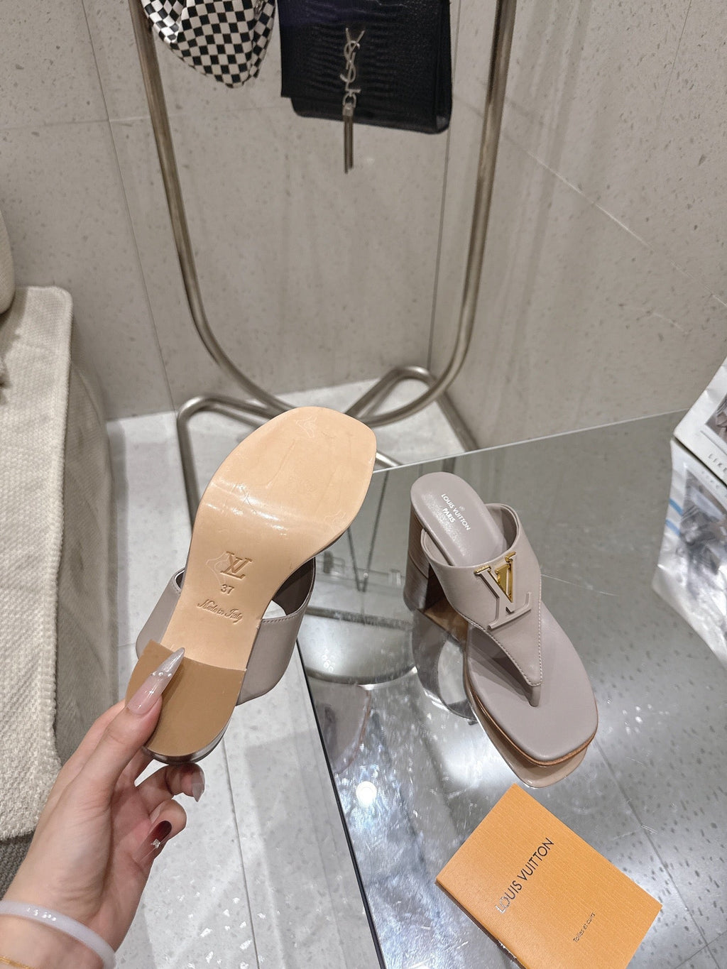 LV Mare Thong 5cm Grey Sheepskin 849345