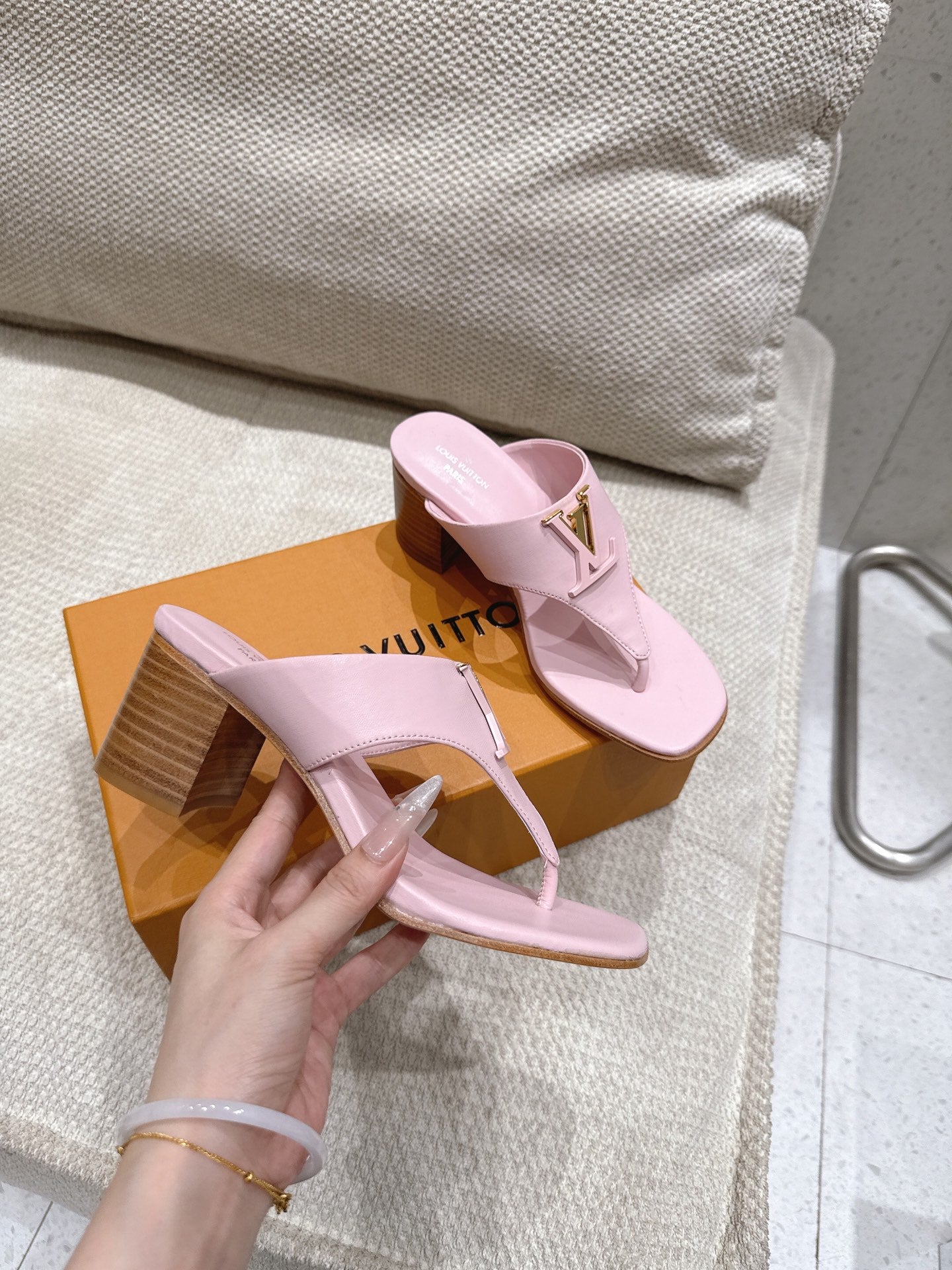 LV Mare Thong 5cm Light Pink Sheepskin 849346