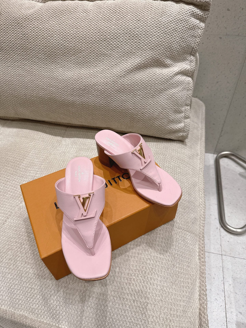 LV Mare Thong 5cm Light Pink Sheepskin 849346