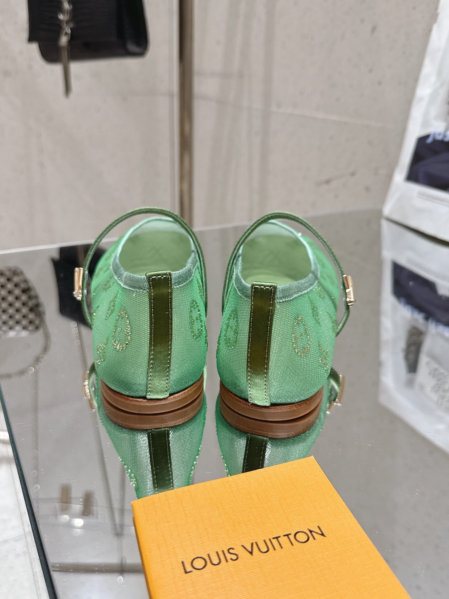 LV 26s Romy Flat Ballerina Green Mesh 849376