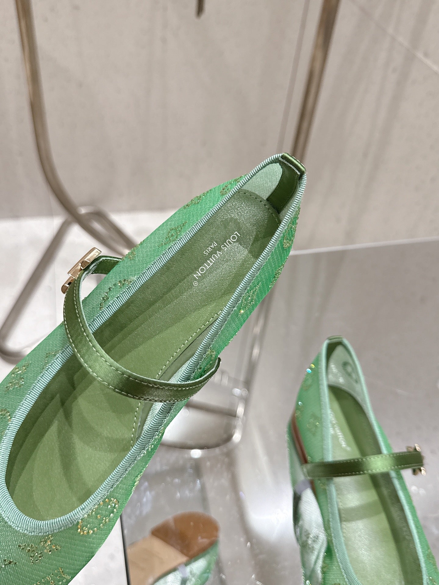 LV 26s Romy Flat Ballerina Green Mesh 849376