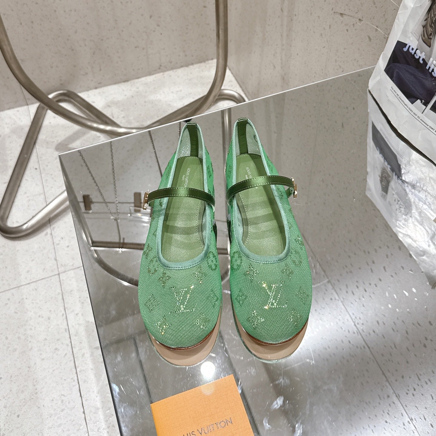 LV 26s Romy Flat Ballerina Green Mesh 849376