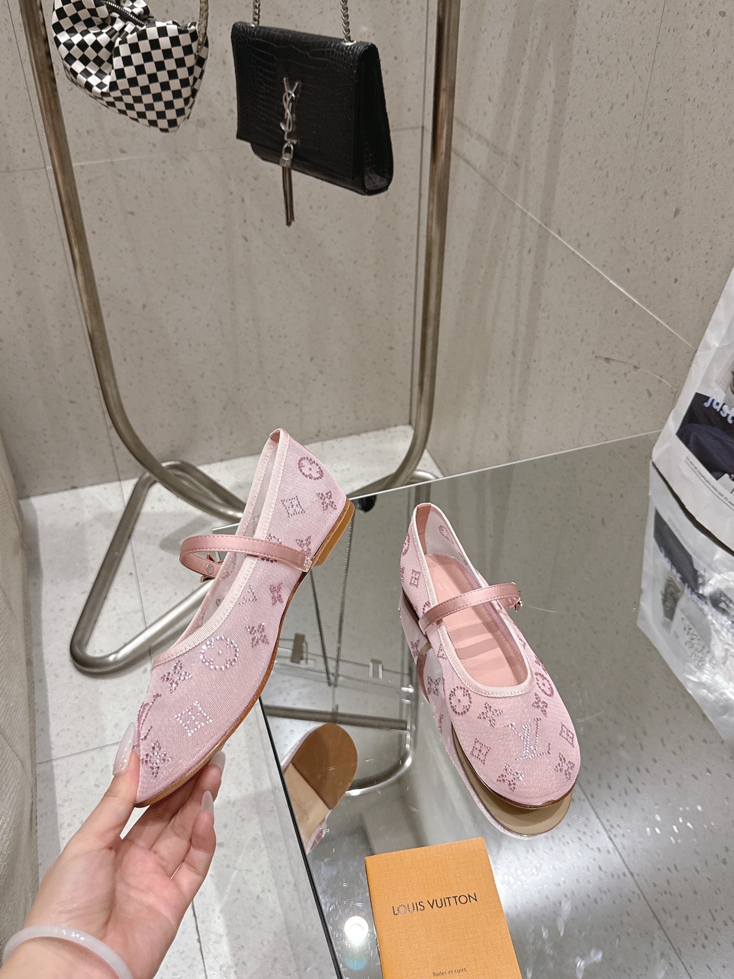 LV 26s Romy Flat Ballerina Pink Mesh 849377