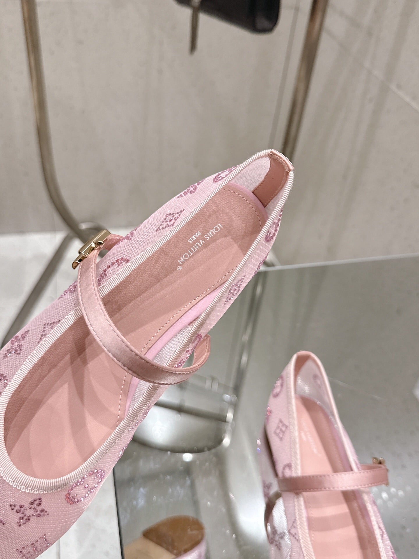 LV 26s Romy Flat Ballerina Pink Mesh 849377