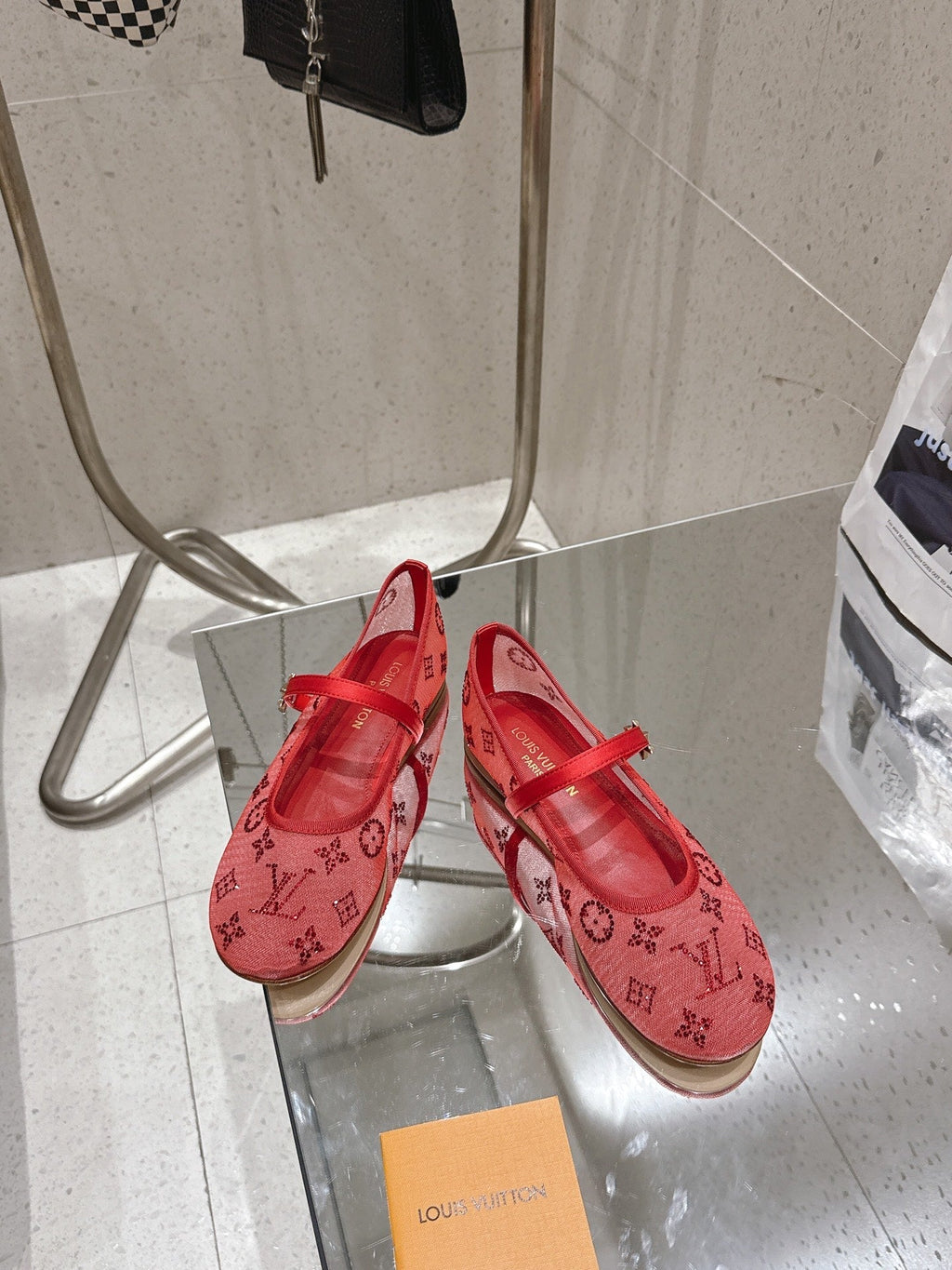 LV 26s Romy Flat Ballerina Red Mesh 849378
