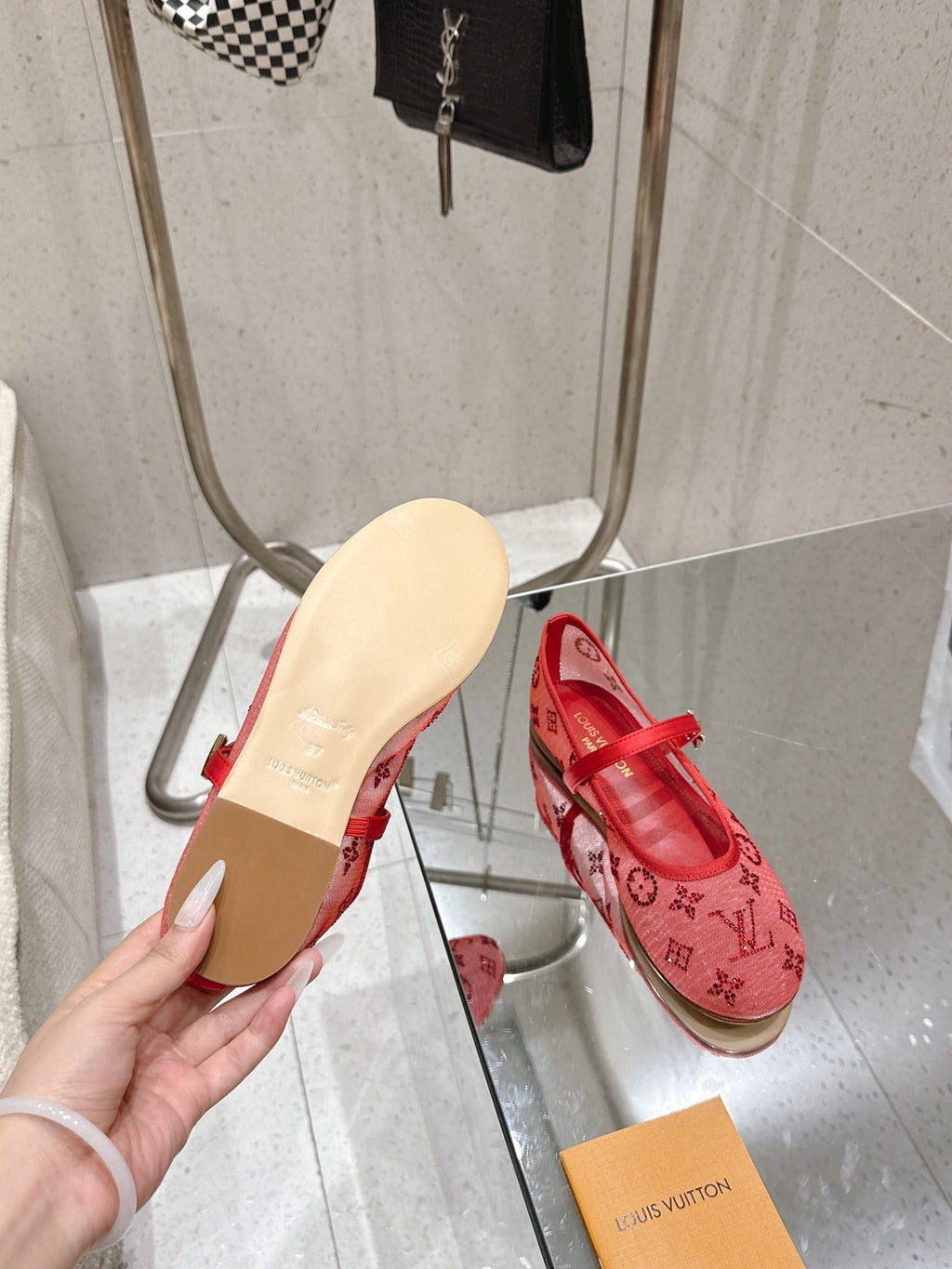 LV 26s Romy Flat Ballerina Red Mesh 849378