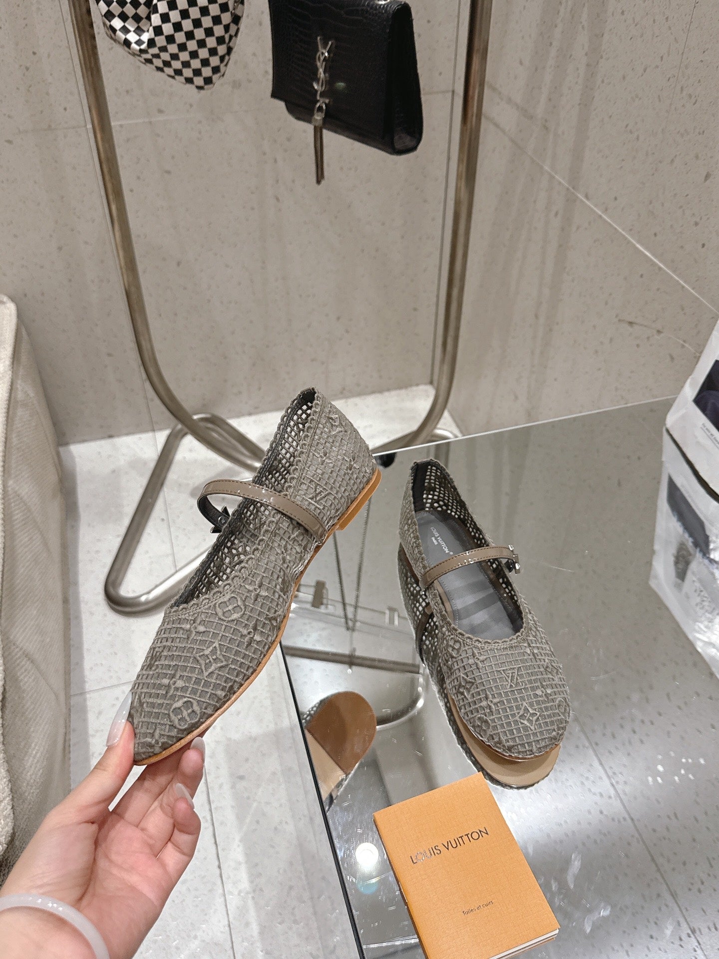 LV Romy Flat Ballerina Taupe Mesh 849380