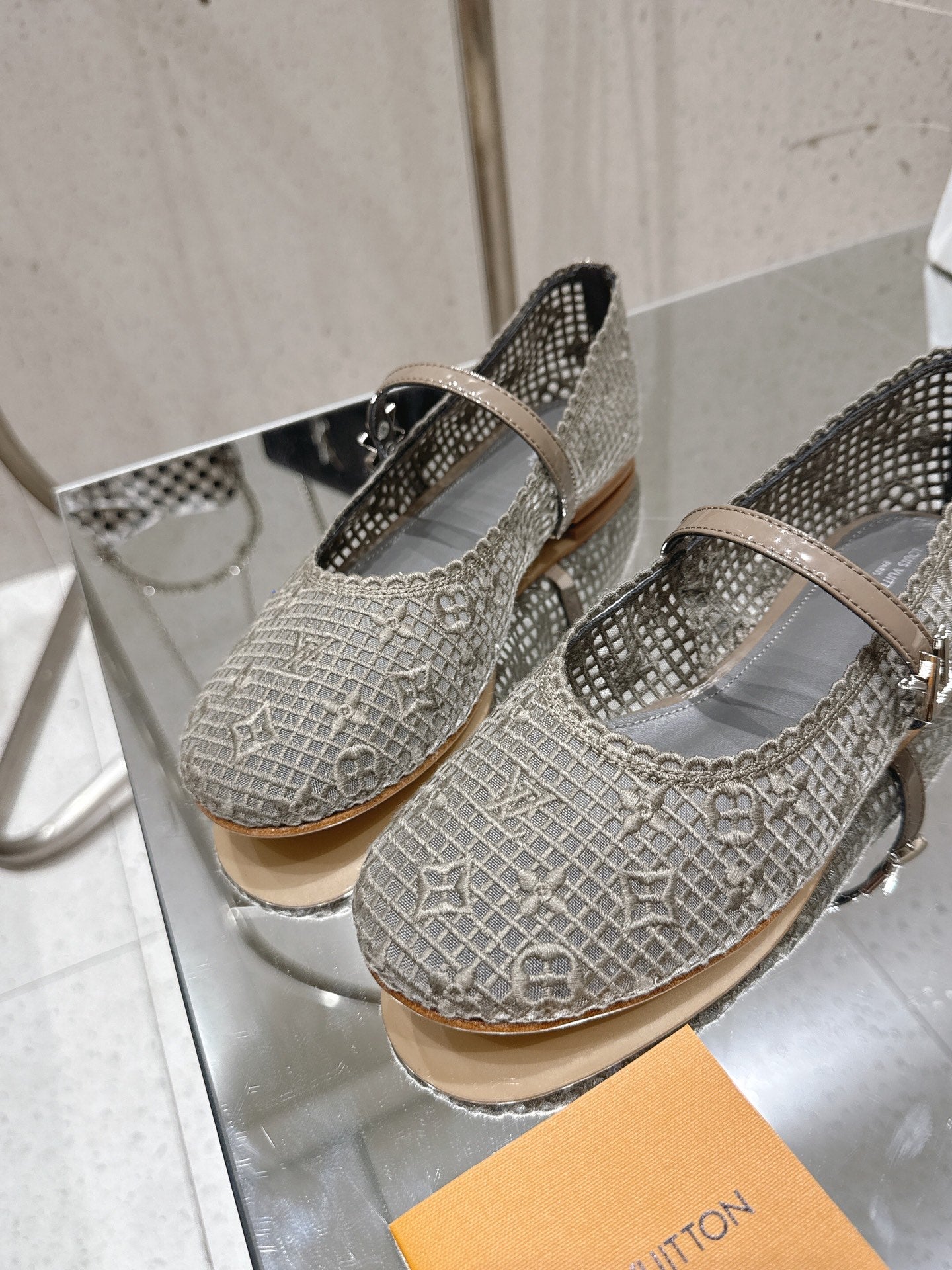 LV Romy Flat Ballerina Taupe Mesh 849380