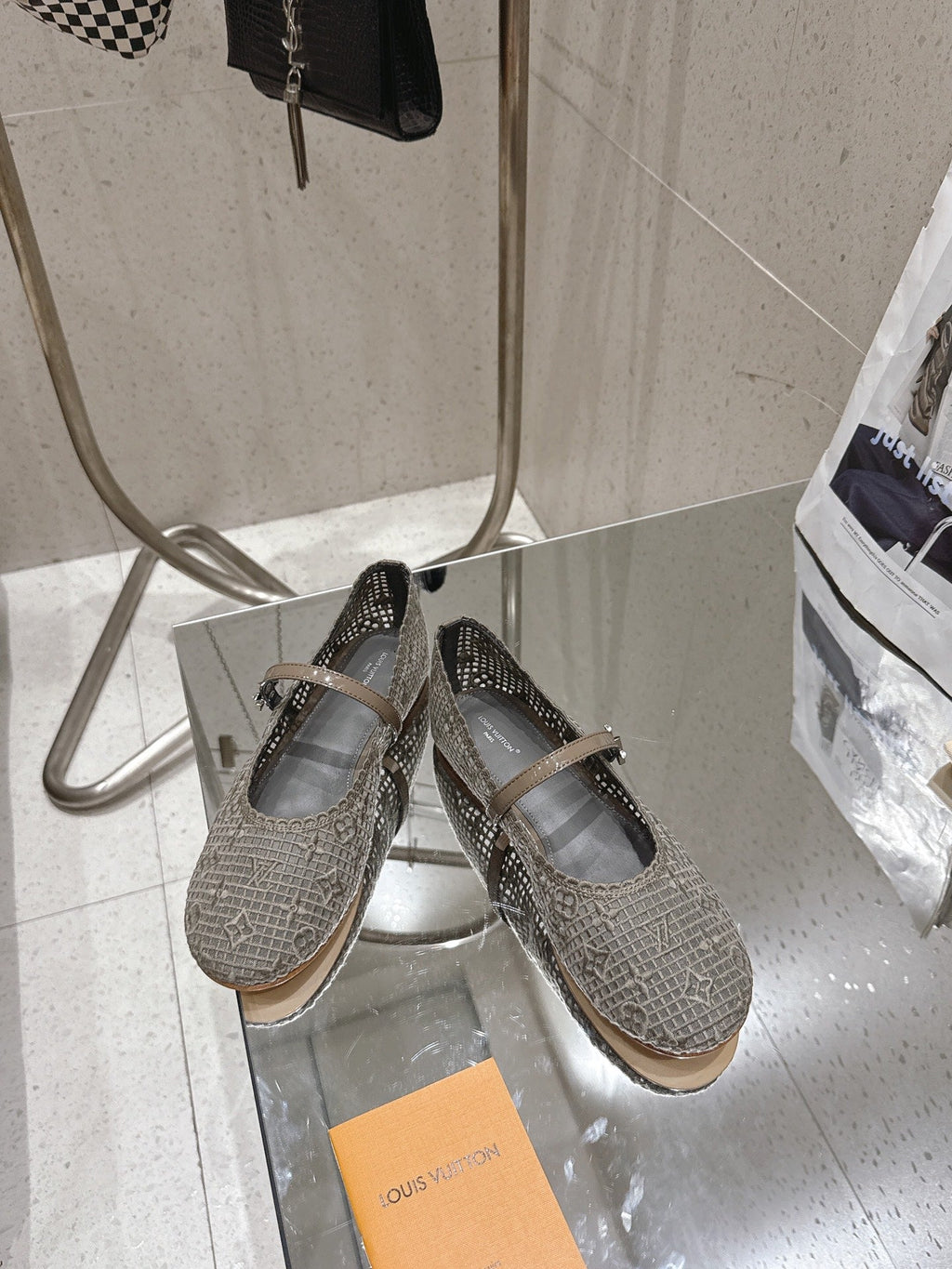 LV Romy Flat Ballerina Taupe Mesh 849380