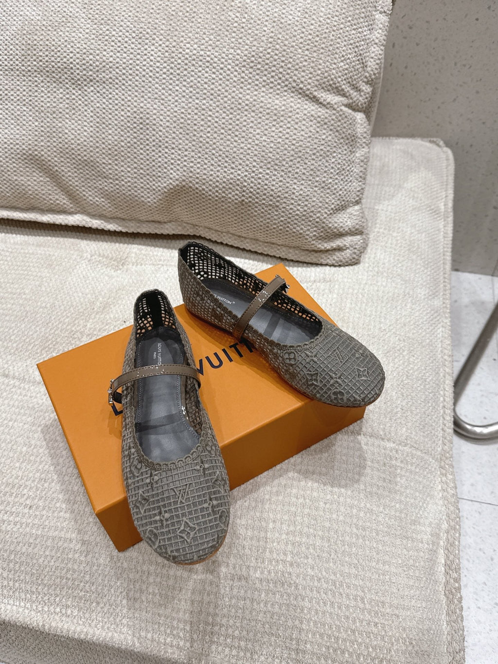 LV Romy Flat Ballerina Taupe Mesh 849380