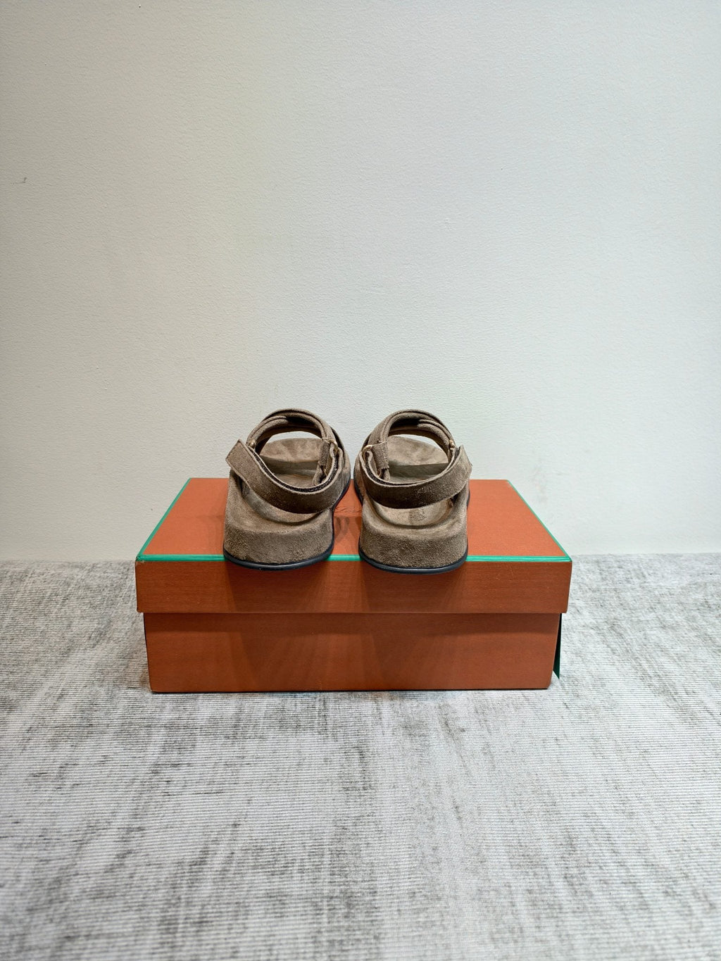 LP 26s Hector Sandal Taupe Suede 864862