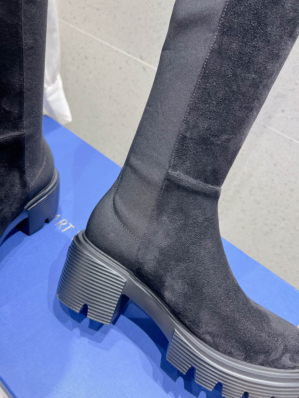 SW  Soho Knee-High Boot Black Suede 554357