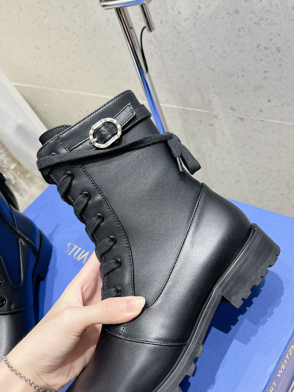 SW  Mckenzee Boot with Buckle Black Leather 554362