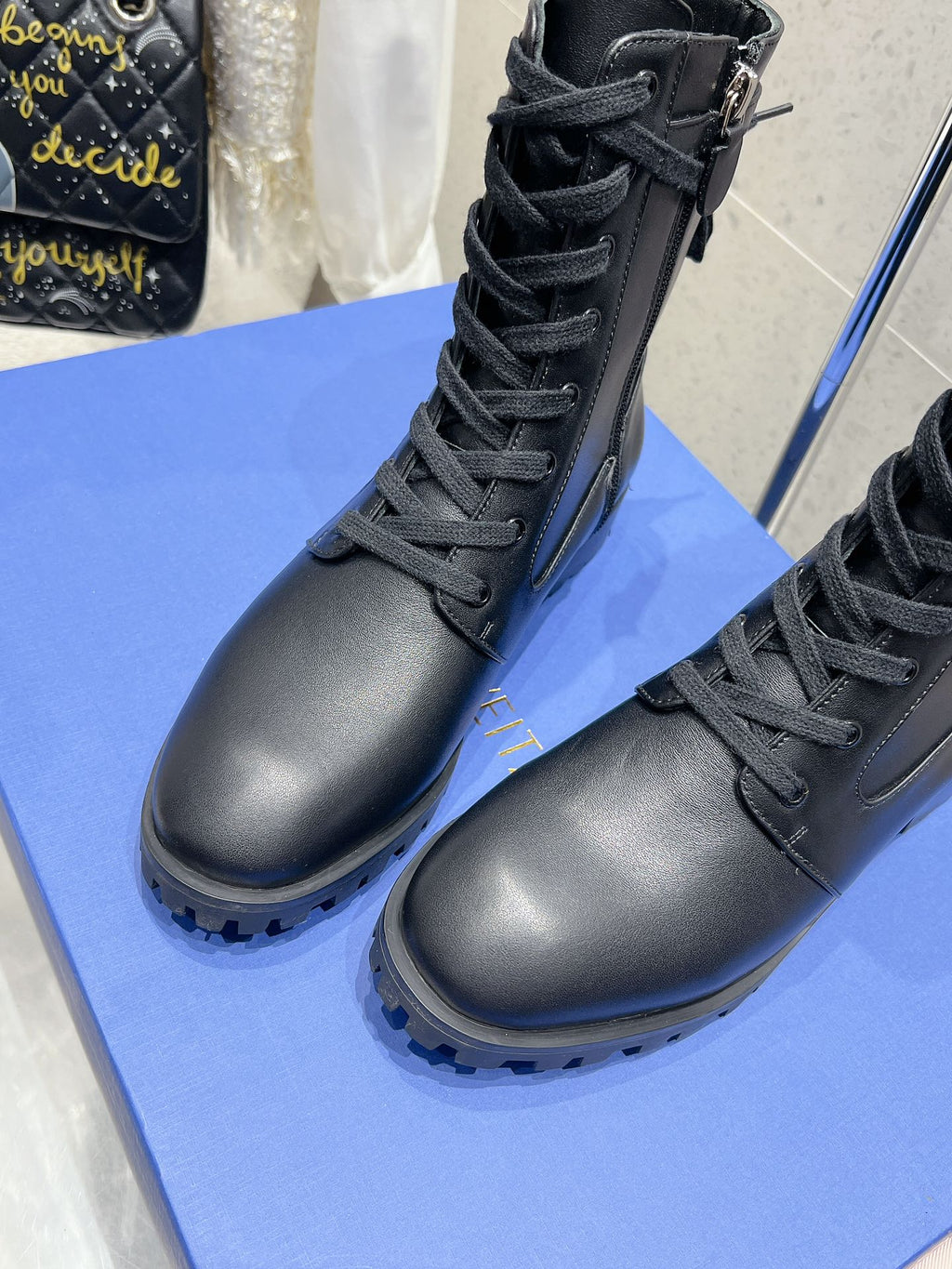 SW  Mckenzee Boot with Buckle Black Leather 554362