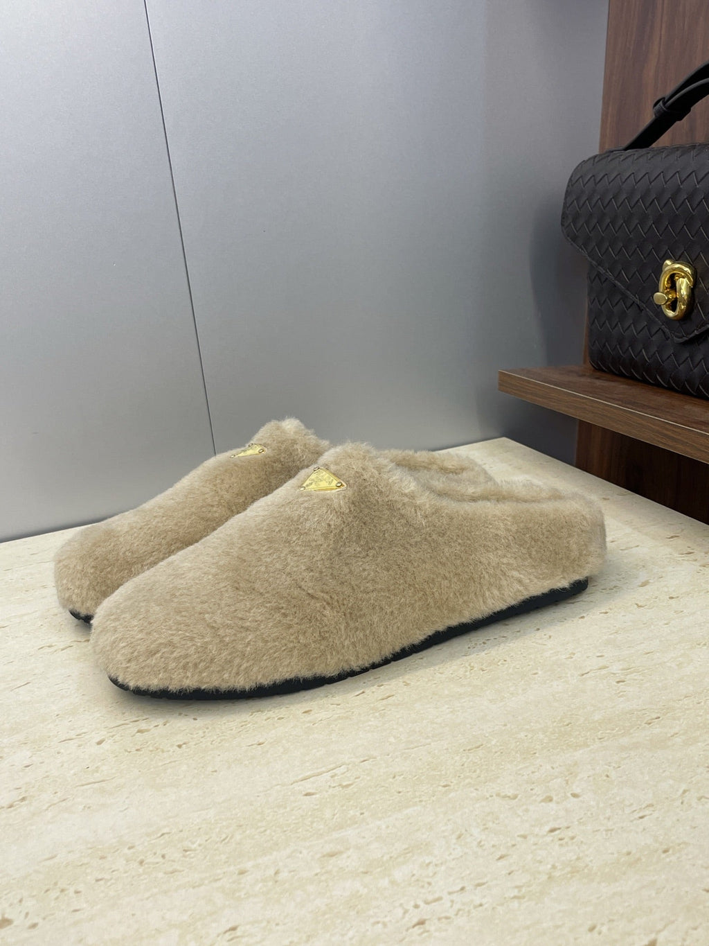 Prada 25s Slide Warm Beige Shearing 551888