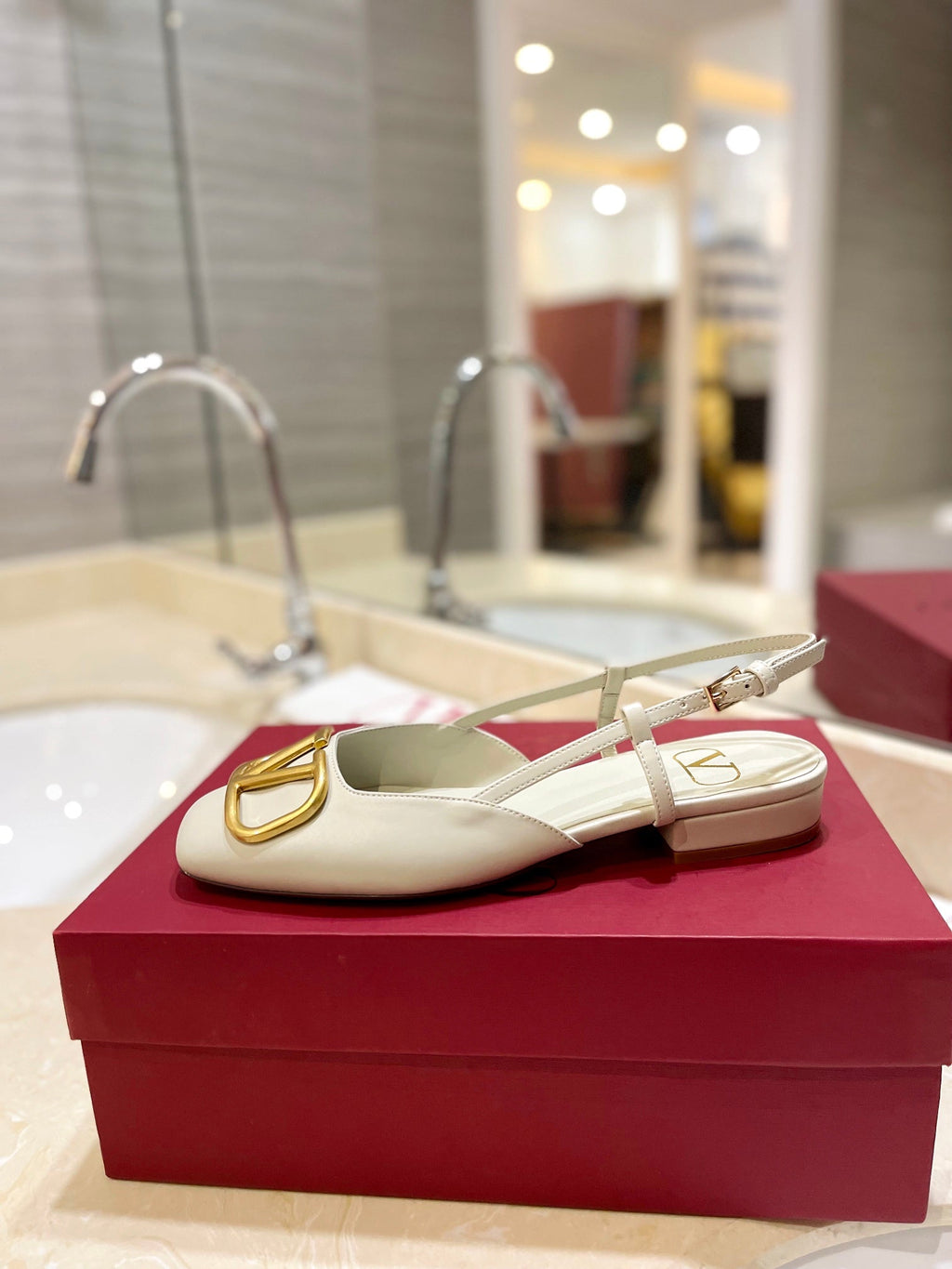 VLOGO WHITE LEATHER SLINGBACK FLATS