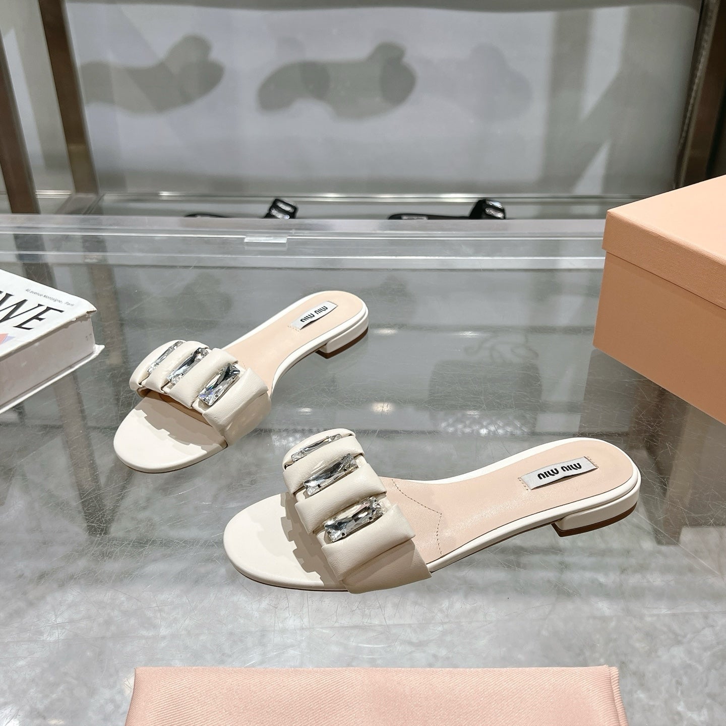 Miu 25C Slippers Beige Cream Leather 235283