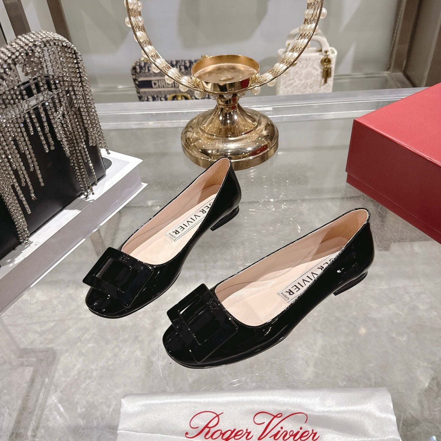 Roger Vivier 26s U Look Ballet Flat Black Leather 679810