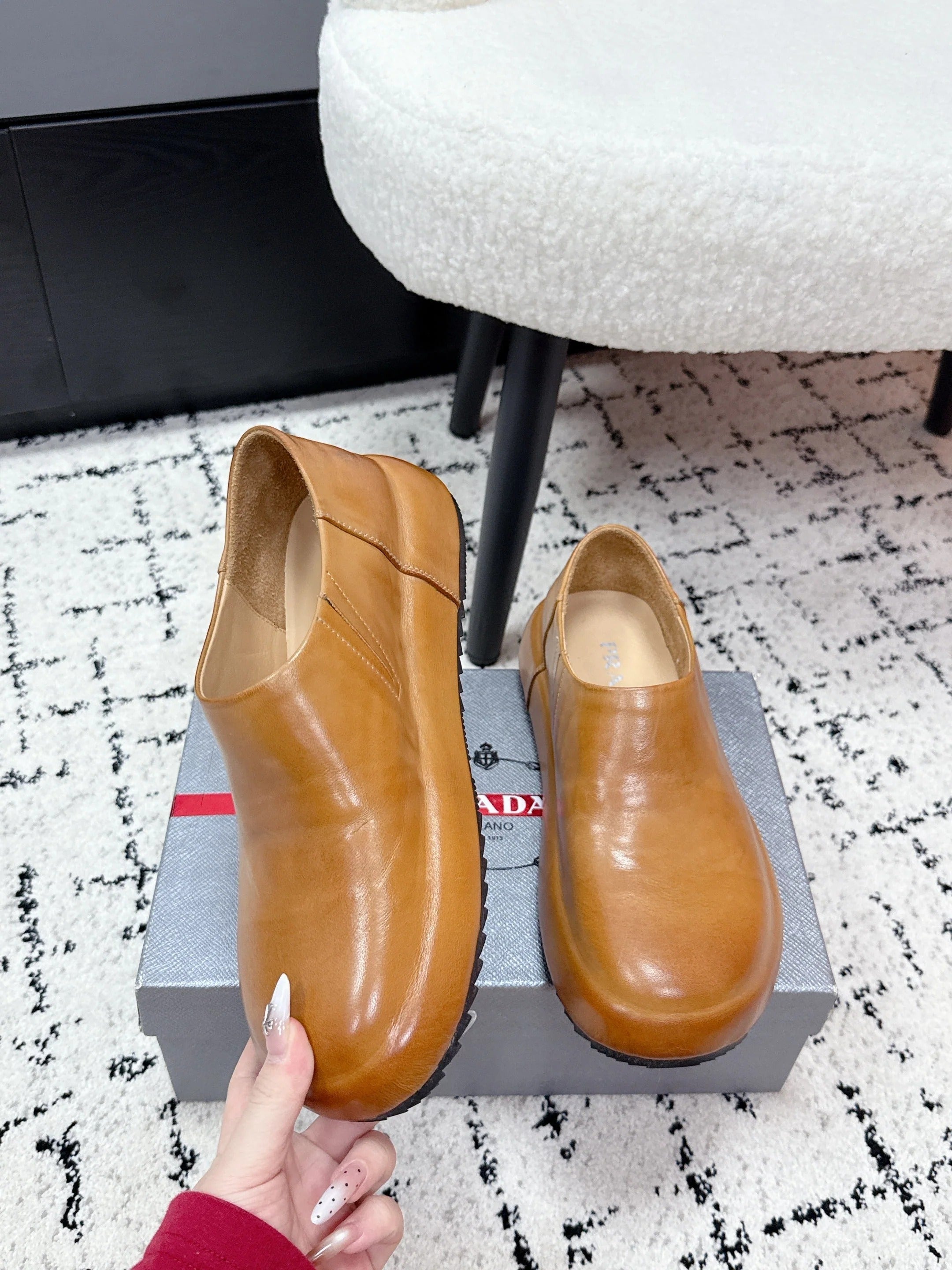 PRA 26S Loafers Camel Brown Calfskin Leather 617128